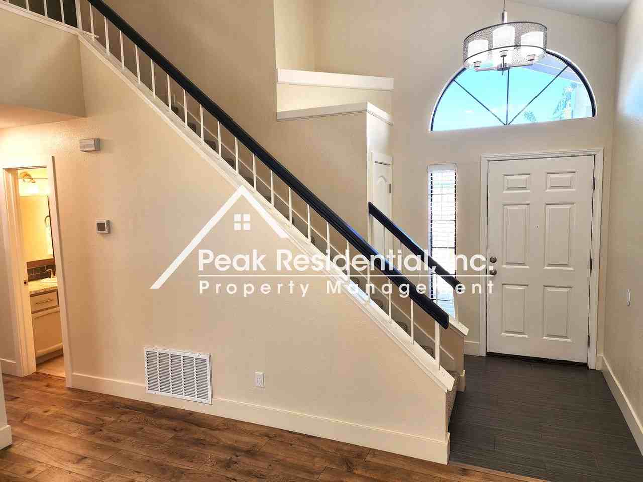 7016 Springmont Dr - Photo 3 of 27