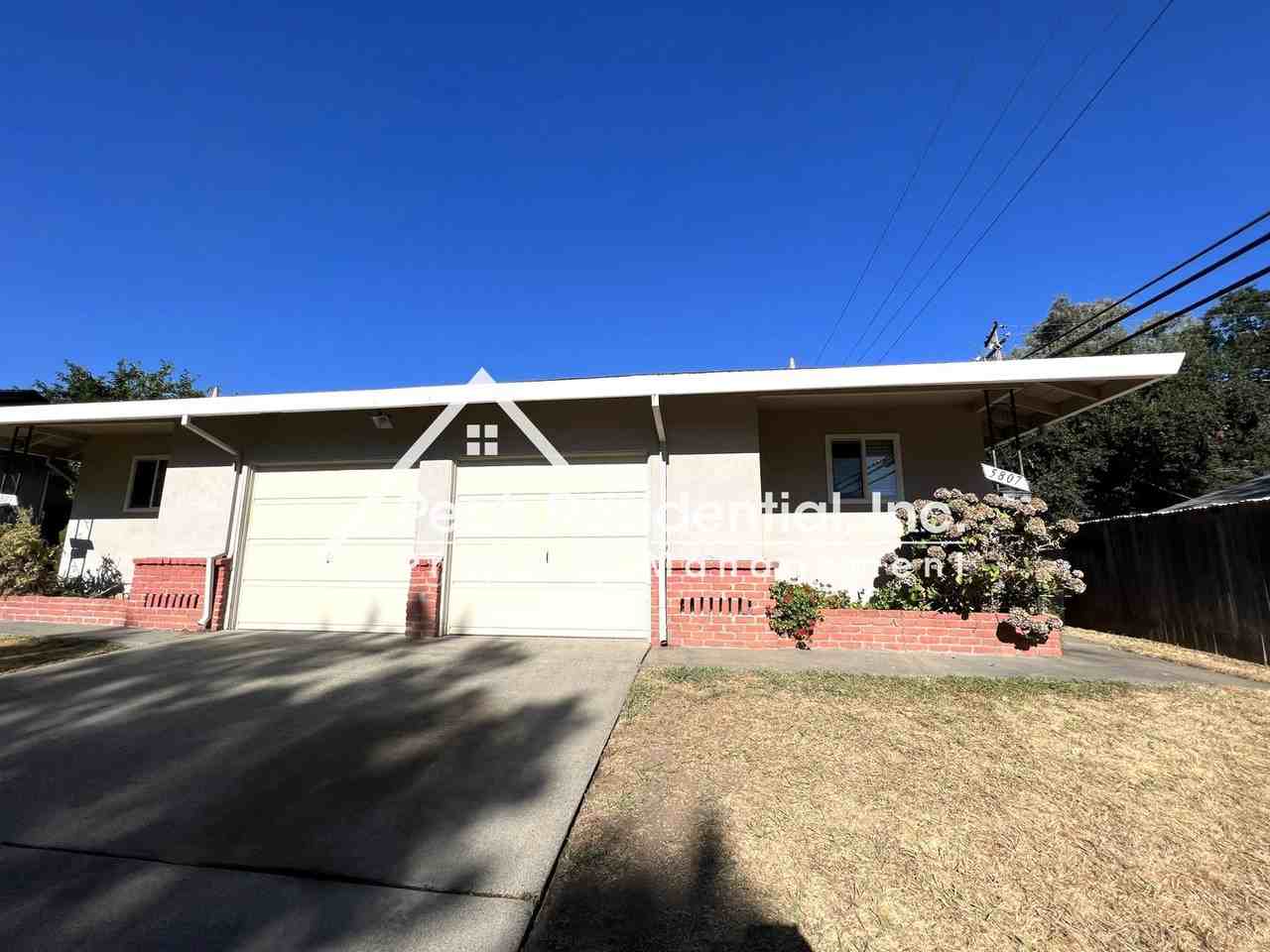 5807 Woodleigh Dr - Photo 2 of 22