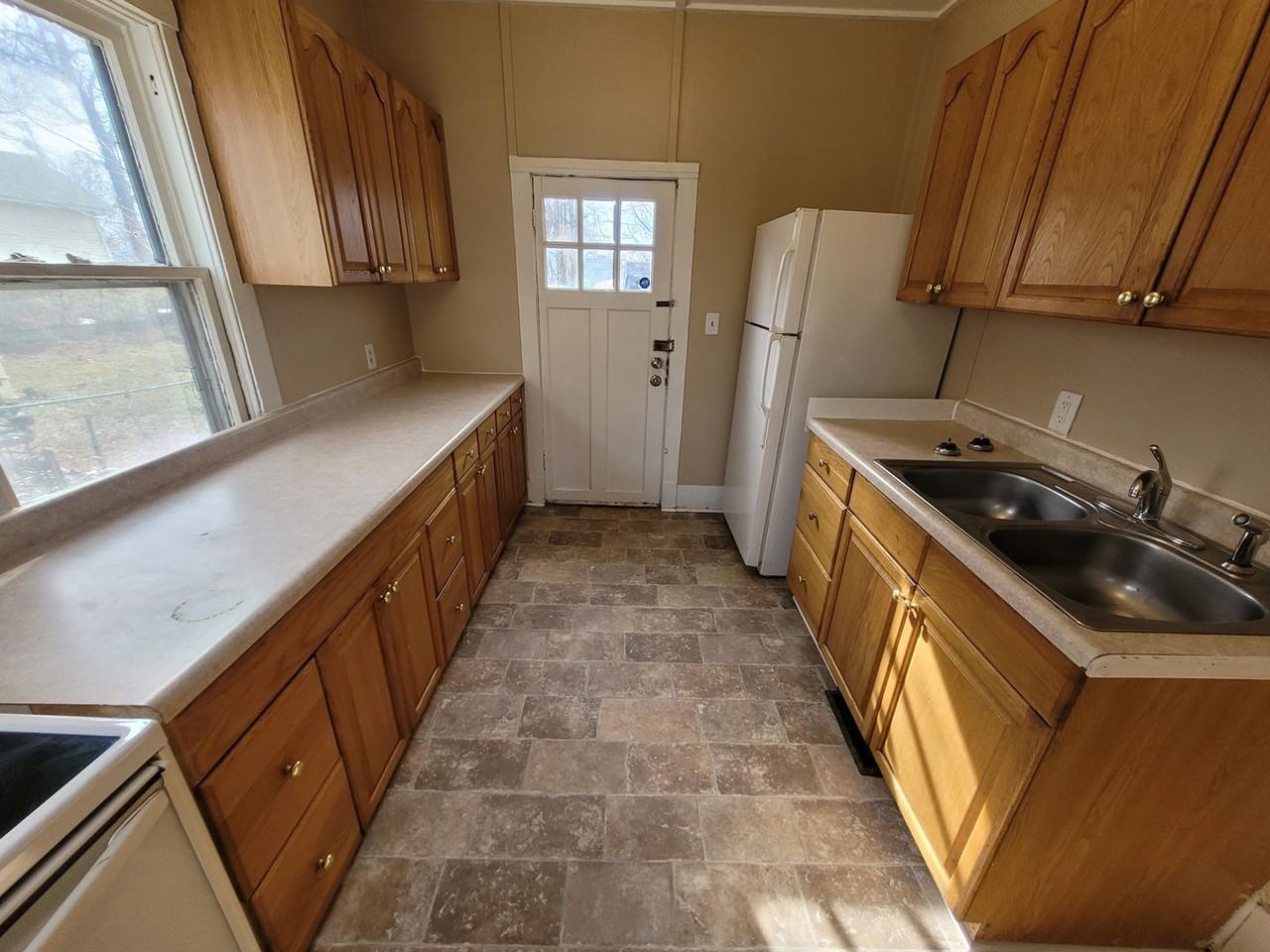 1310 Ascension St - Photo 6 of 17