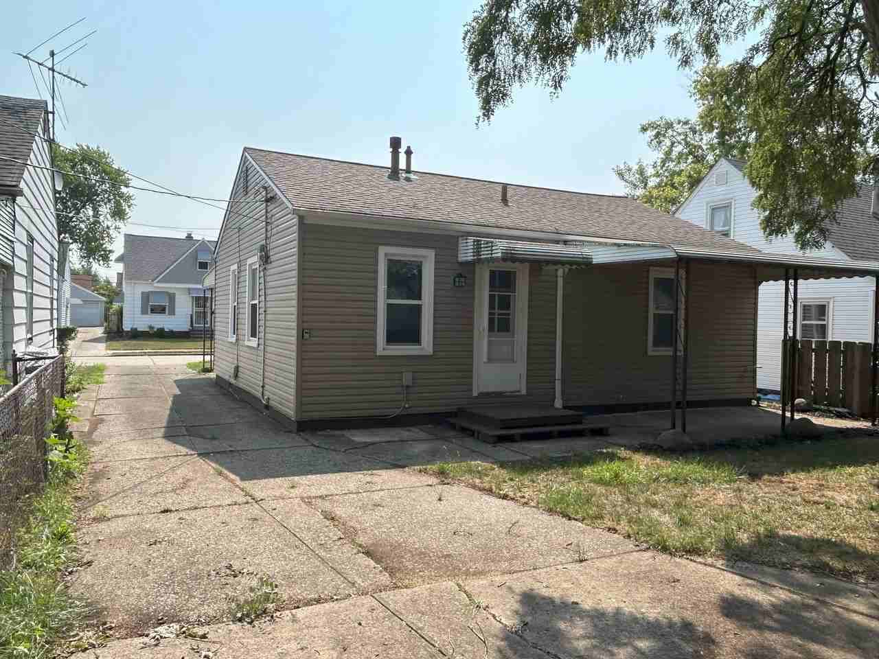 4464 W 138th St - Photo 2 of 43