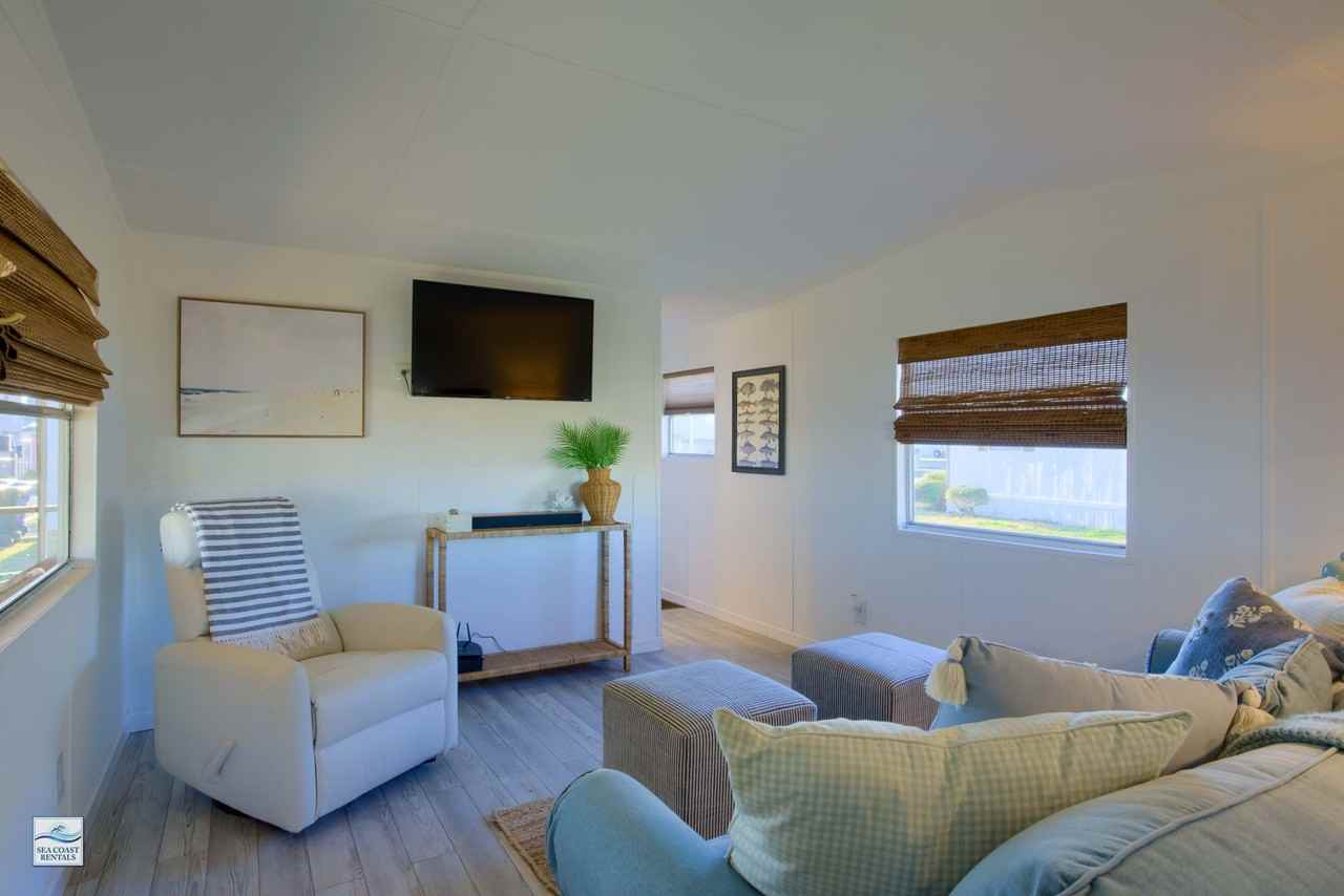 4056 Canal Cutie @ 4056 4th St - Photo 6 of 16