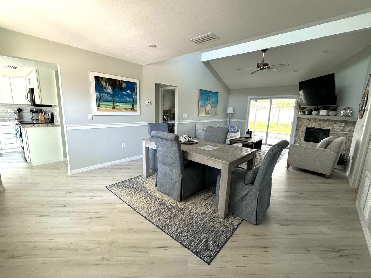 4227 Lanai Dr - Photo 3 of 17