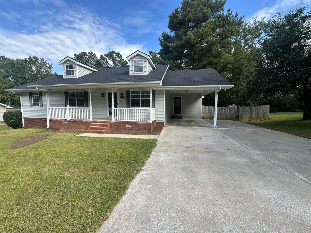 407 Southmoor Cir - Photo 2 of 17