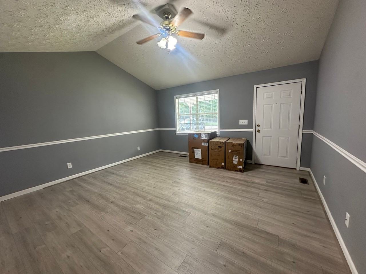 407 Southmoor Cir - Photo 5 of 17