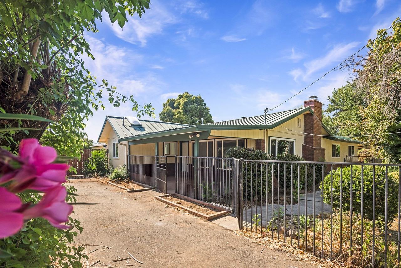 7906 Churn Creek Rd - Photo 2 of 19