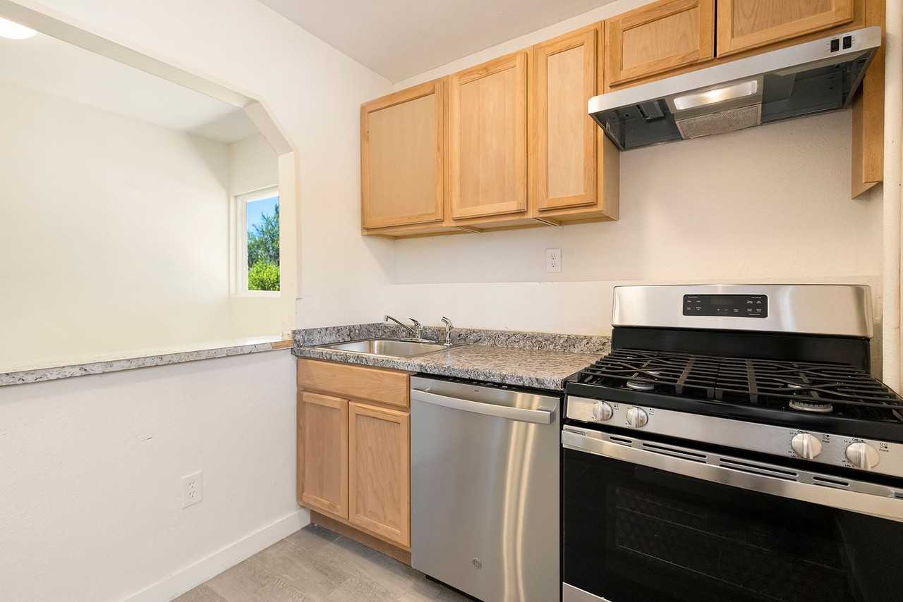 7906 Churn Creek Rd - Photo 3 of 19