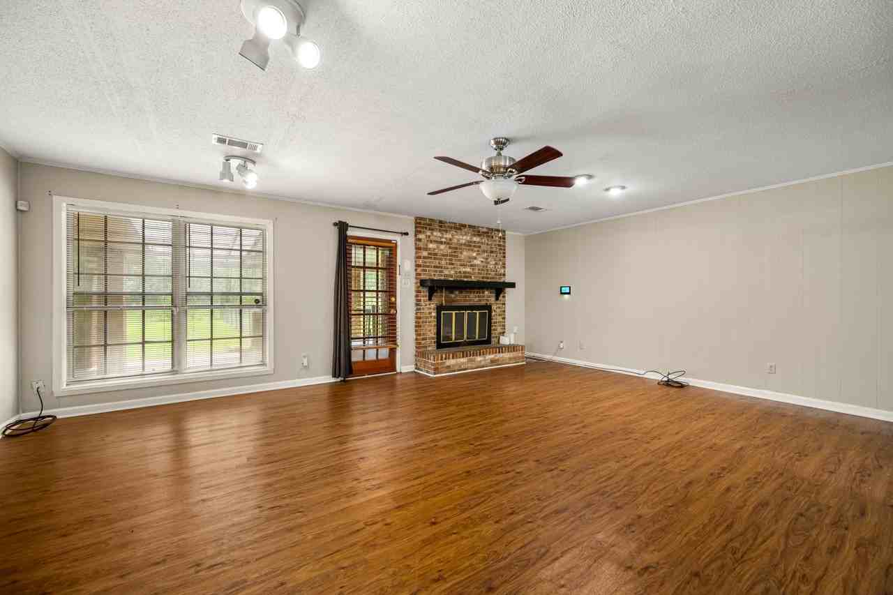 3802 Spencer St - Photo 2 of 30