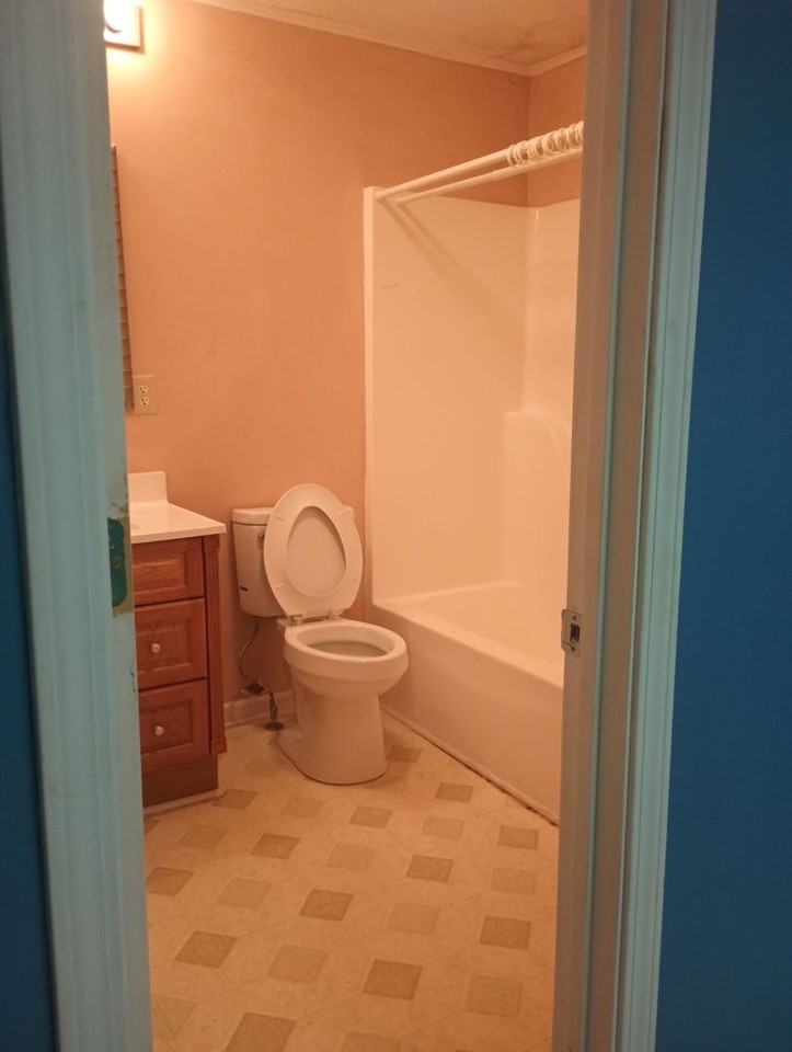 121 Gould Dr - Photo 4 of 15