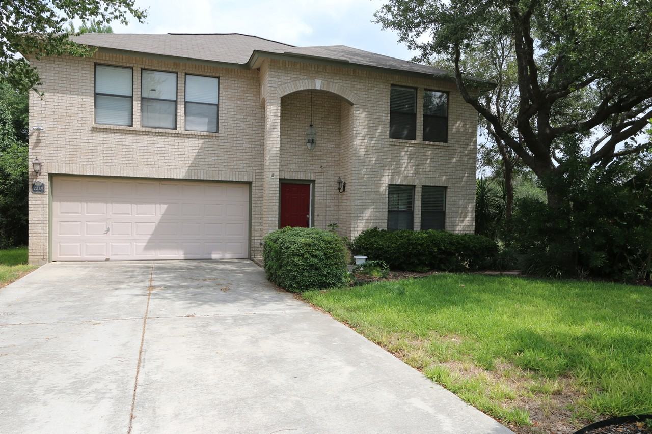 2235 Indian Meadows Dr - Photo 2 of 31