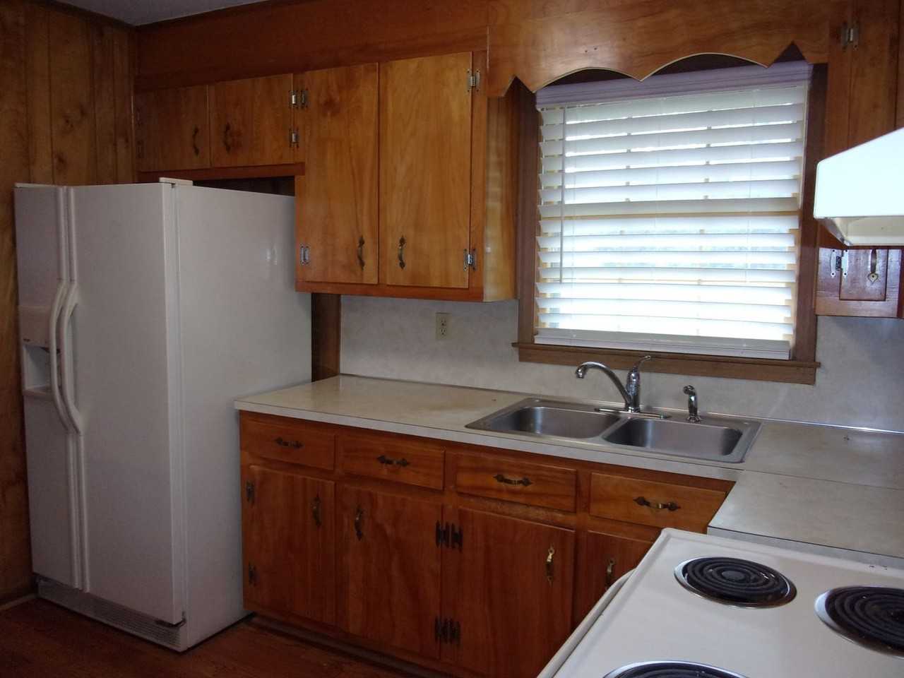 2109 Rosewood Dr - Photo 5 of 20