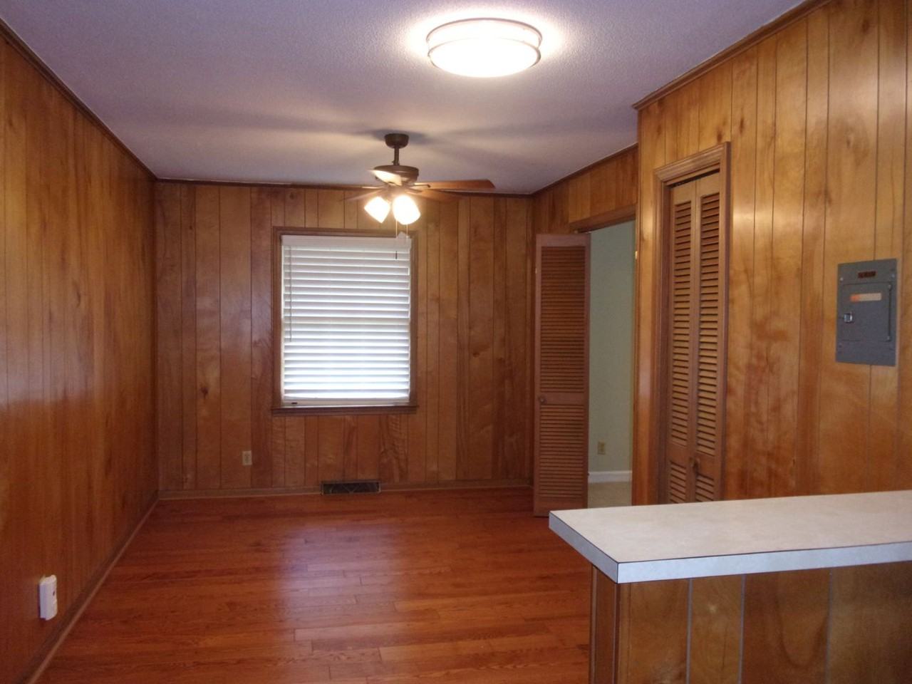 2109 Rosewood Dr - Photo 6 of 20