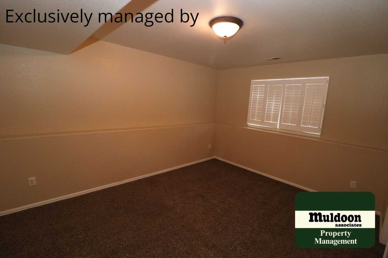 291 W Elgin Dr - Photo 6 of 14