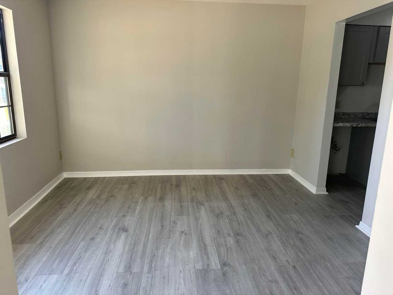 719 Elaine St - Photo 5 of 9