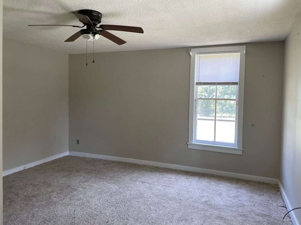 626 Eldorado St - Photo 5 of 20
