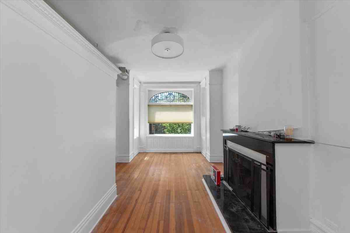 1539 N Wells St #3 - Photo 2 of 11