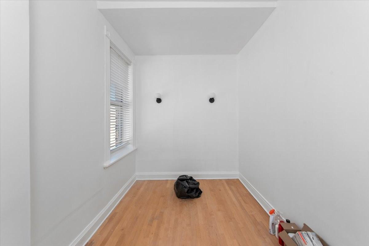 1539 N Wells St #3 - Photo 3 of 11