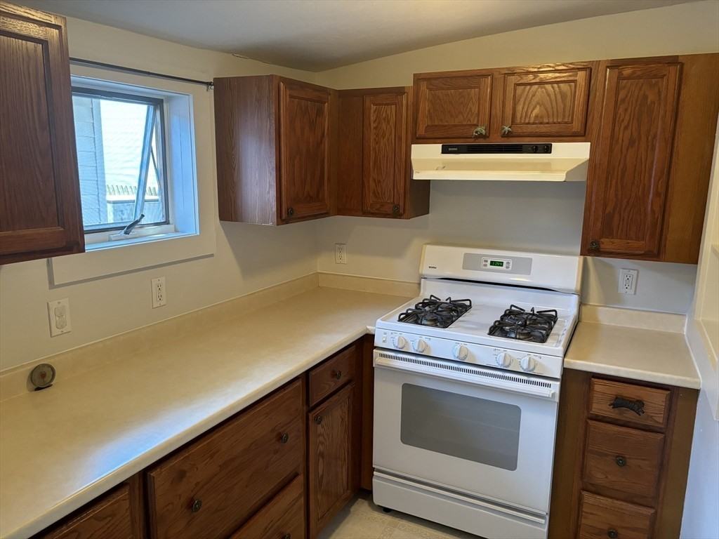 17 Babcock St #17 - Photo 2 of 18