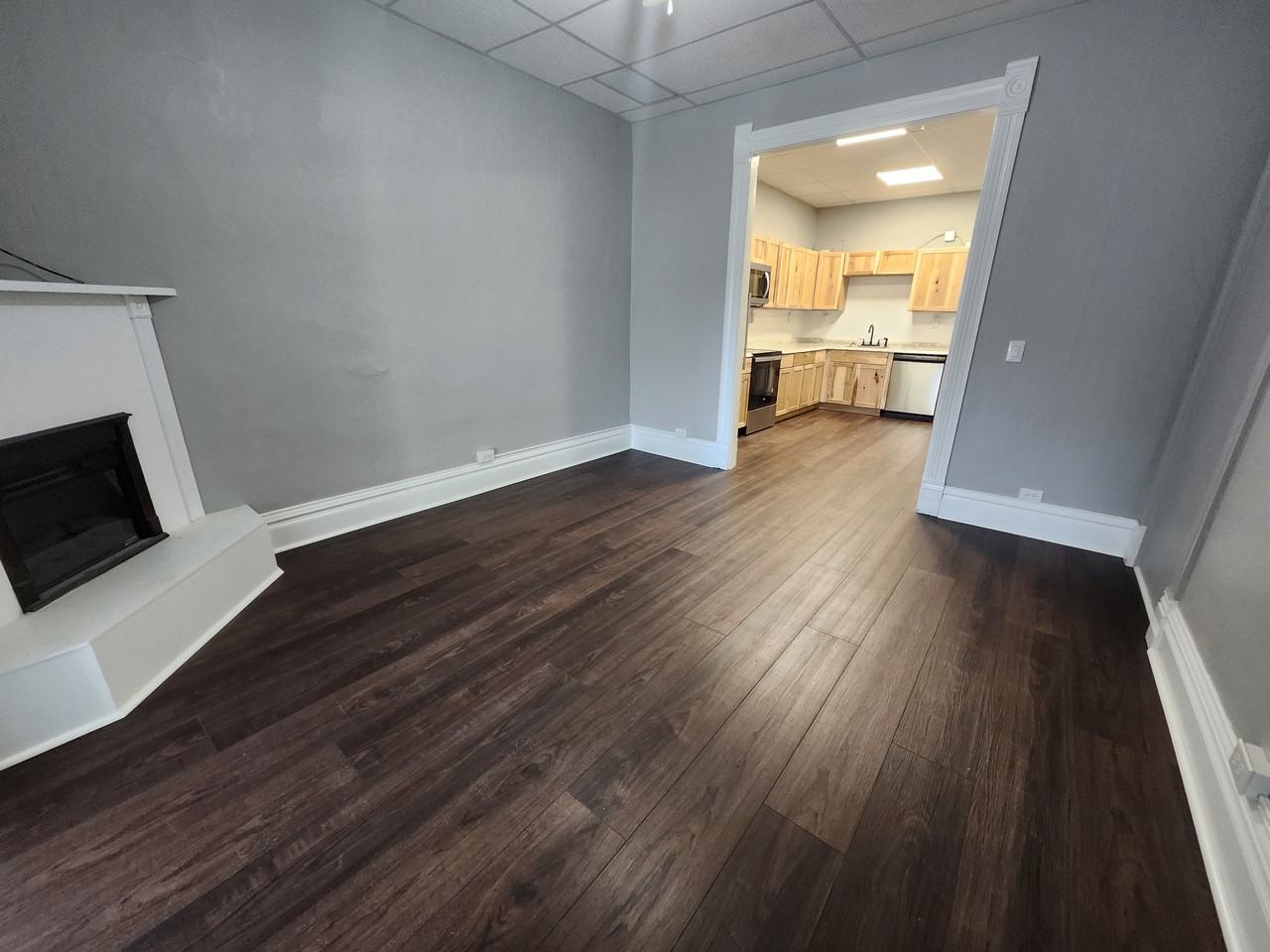 139 W Broadway St - Photo 3 of 13