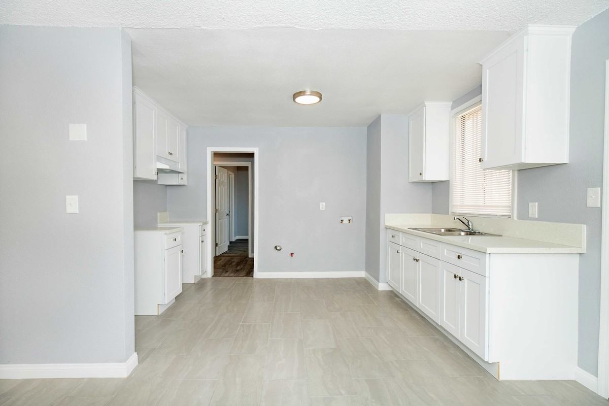 14004 Chadron Avenue #14004 1/2 - Photo 3 of 9