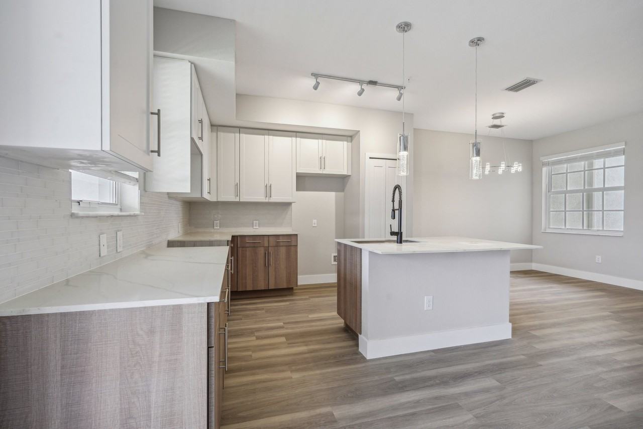 The Falls of Portofino - Photo 6 of 39