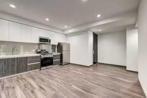 featured image of 641 N Hobart Blvd
