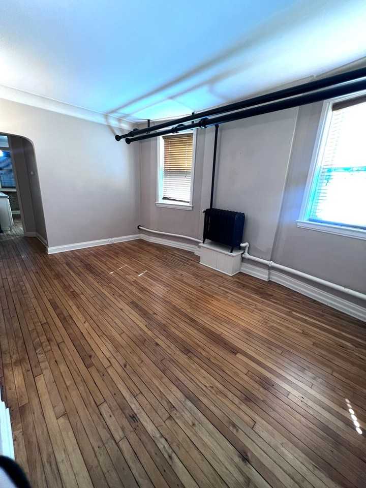 308 E 5th St - Photo 2 of 17