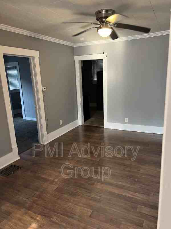 1236 Sw Wayne Ave - Photo 3 of 14