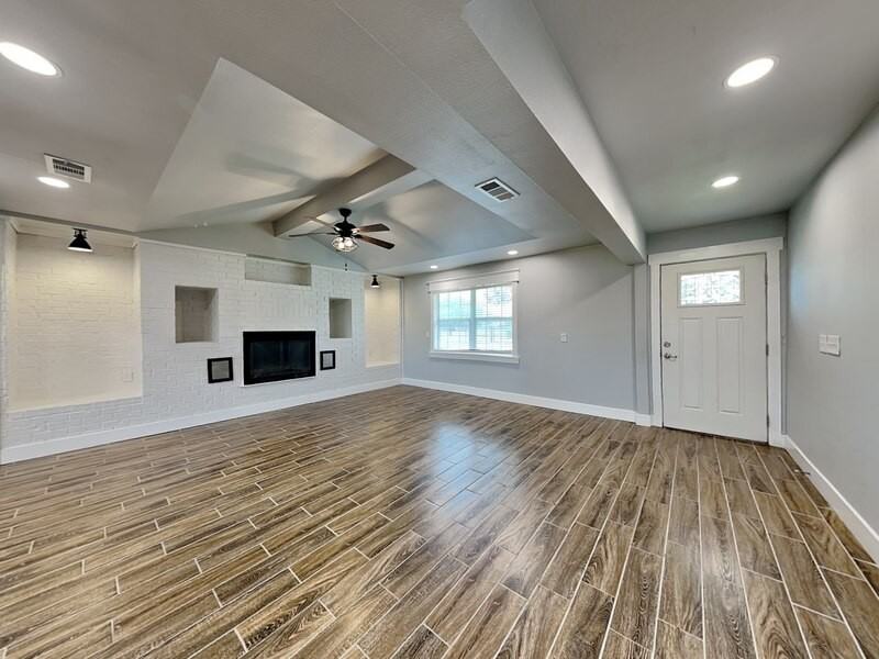 1875 Butler Rd - Photo 4 of 17