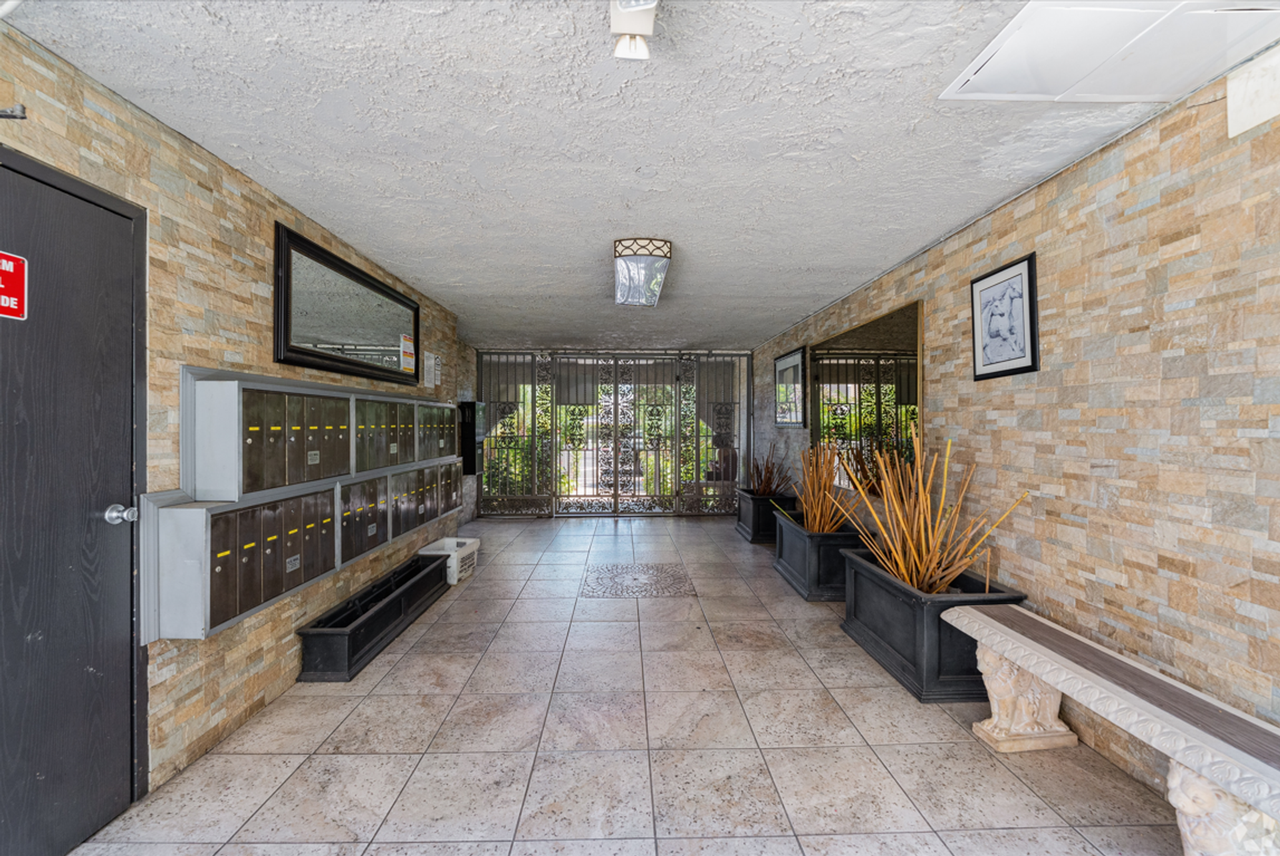 8155 Reseda - Photo 6 of 7