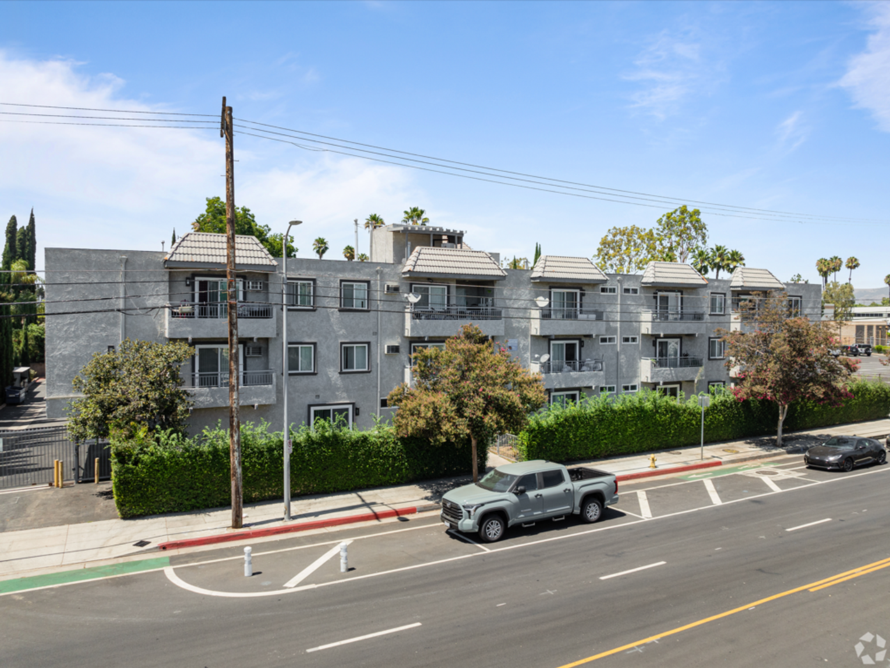 8155 Reseda - Photo 5 of 7