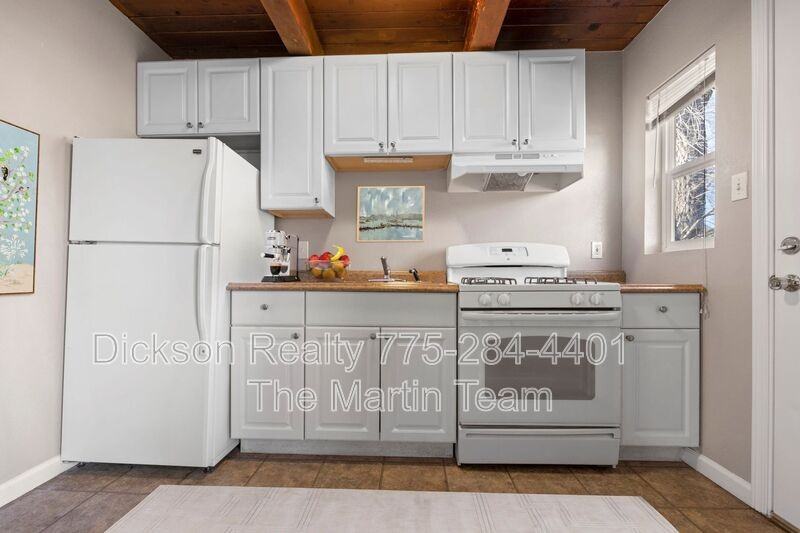 695 Denslowe Dr #B - Photo 4 of 28