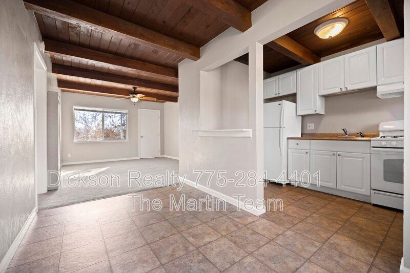 695 Denslowe Dr #B - Photo 6 of 28