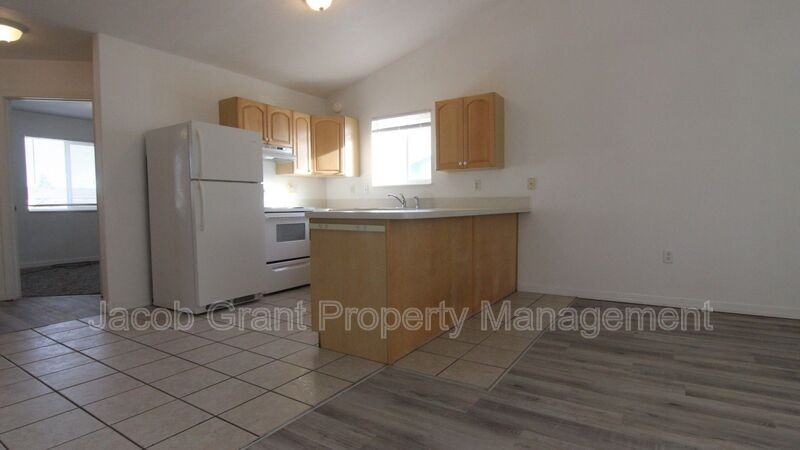 1369 Elizabeth Cir #3 - Photo 3 of 10