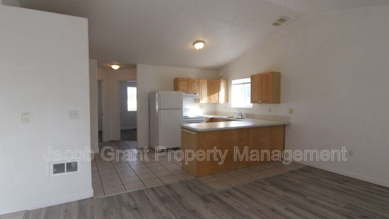 1369 Elizabeth Cir #3 - Photo 6 of 10