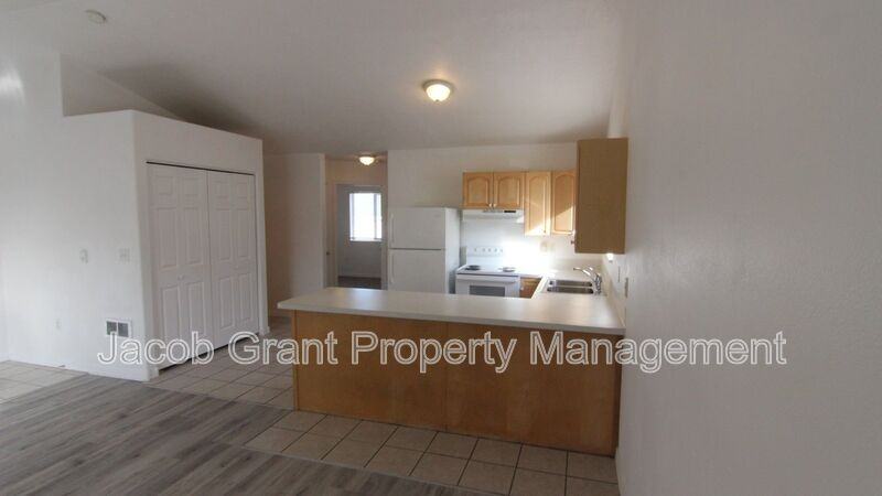 1369 Elizabeth Cir #3 - Photo 7 of 10