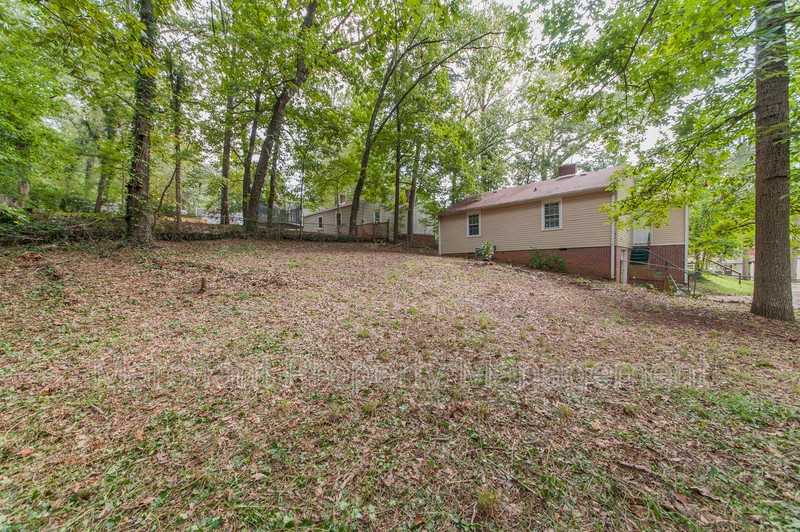 424 Potomac Ave - Photo 5 of 21