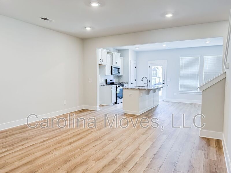 1217 Cherry Orchard Rd - Photo 2 of 12