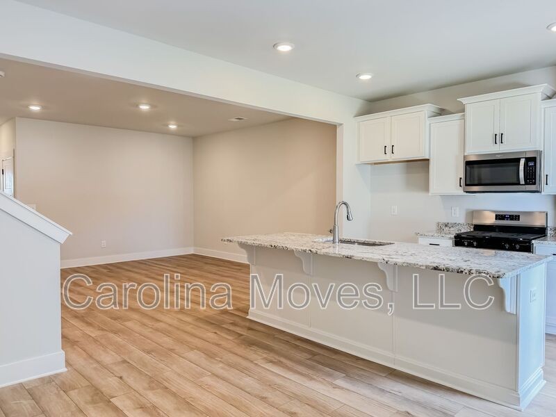 1217 Cherry Orchard Rd - Photo 3 of 12