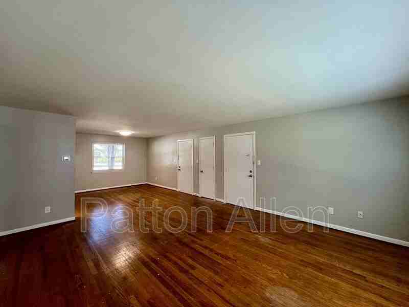 1020 Hendersonville Rd #2 - Photo 3 of 22