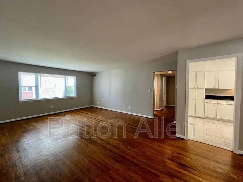 1020 Hendersonville Rd #2 - Photo 5 of 22