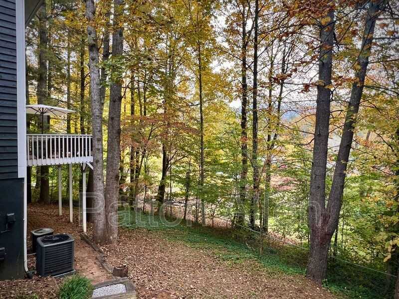 205 Laurel Ridge Rd - Photo 2 of 47