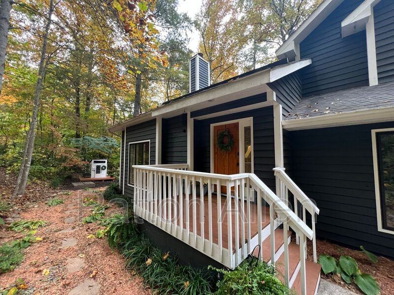 205 Laurel Ridge Rd - Photo 4 of 47