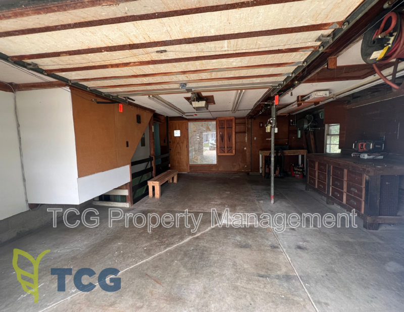 1121 Sanger St - Photo 2 of 12