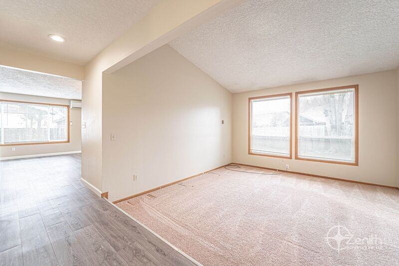 15501 Se 19th Cir - Photo 6 of 37