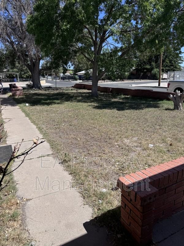 7011 Trumbull Ave Se - Photo 3 of 25