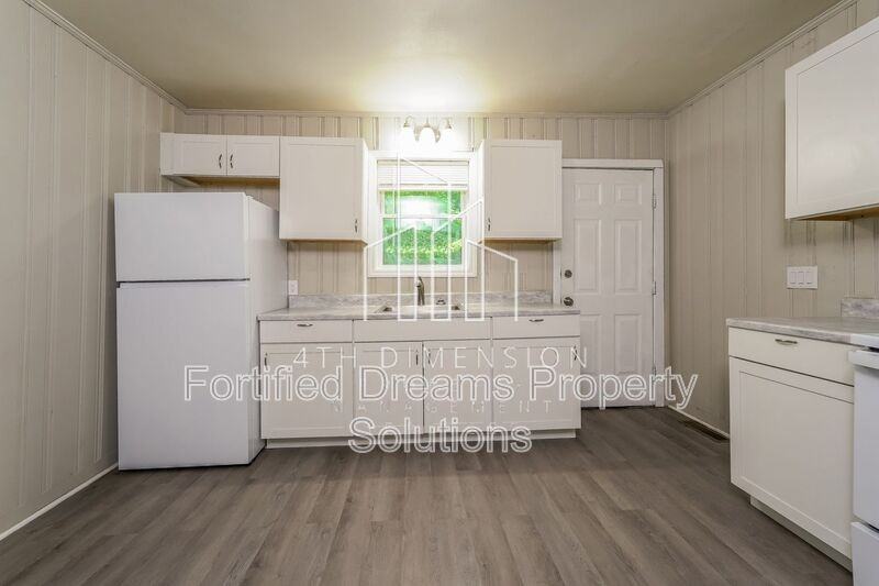 519 W 20th St - Photo 7 of 17