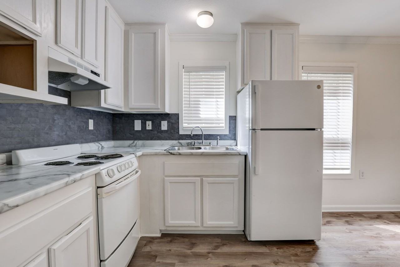 13804 Scenic Highway 98 - Photo 5 of 11