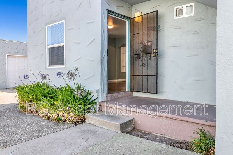 1327 Dunn Ave - Photo 2 of 17