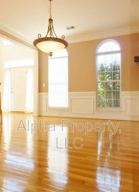 1205 Carriage Park Cir - Photo 2 of 32