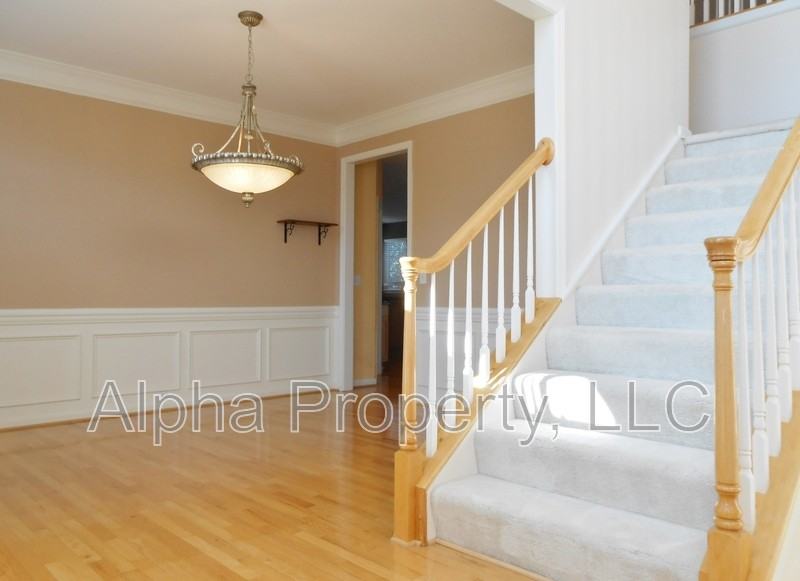 1205 Carriage Park Cir - Photo 3 of 32